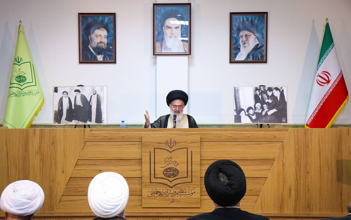 رونمایی از کتاب هفت جلدی «مفتاح الهدایه فی شرح تحریر الوسیله» اثر آیت الله مقتدایی