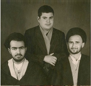 اجداد امام خمینی (ره) ابتدا در نیشابور ساکن بوده اند. اجداد امام خمینی در نیشابور